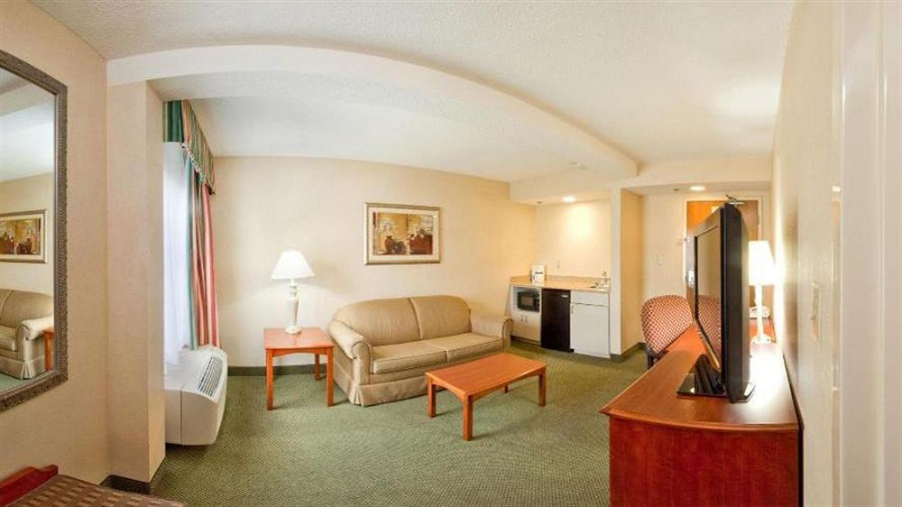 Holiday Inn Express Richmond-Mechanicsville By Ihg Bagian luar foto